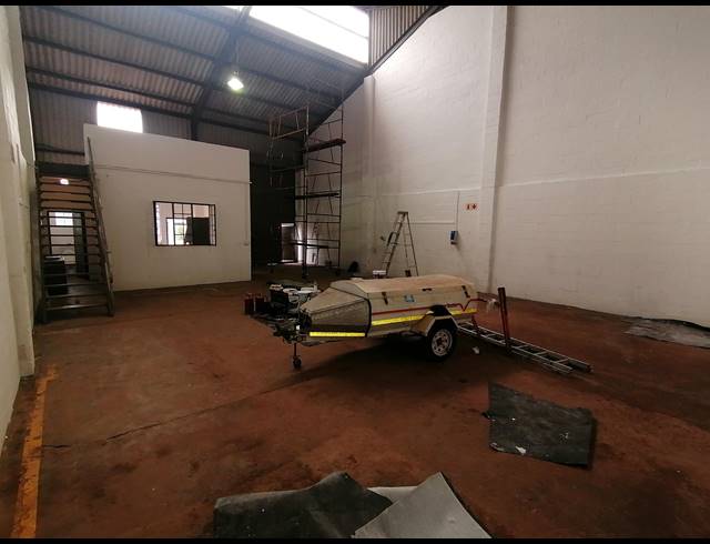 186M² WAREHOUSE TO LET IN BLACKHEATH INDUSTRIAL